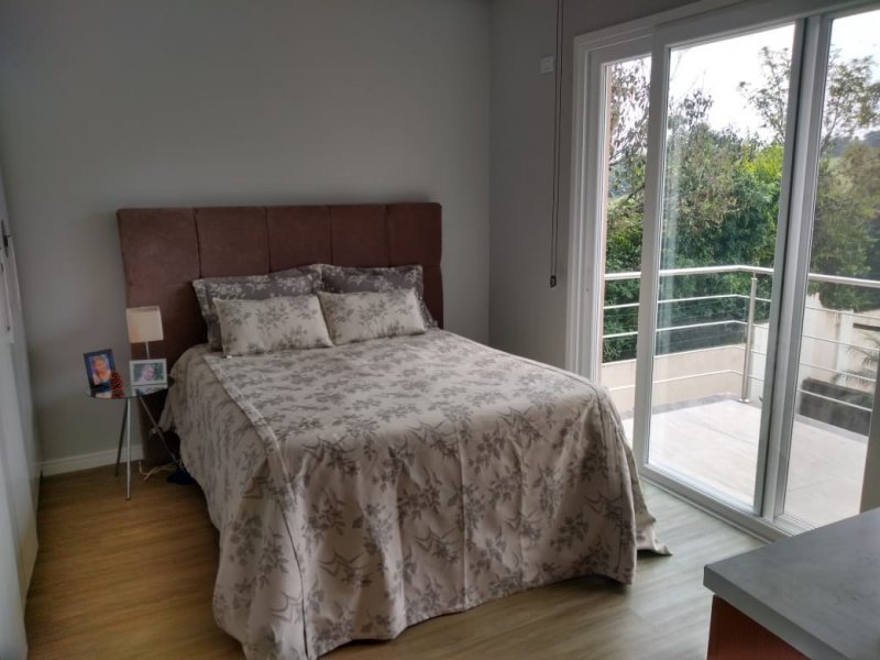 Casa de condomínio à venda Lomba Grande com 280m² e 5 quartos por R$ 940.000 - 1686265171-29b7dea2-6282-4bbc-802b-14cc1ae48cfb.jpeg