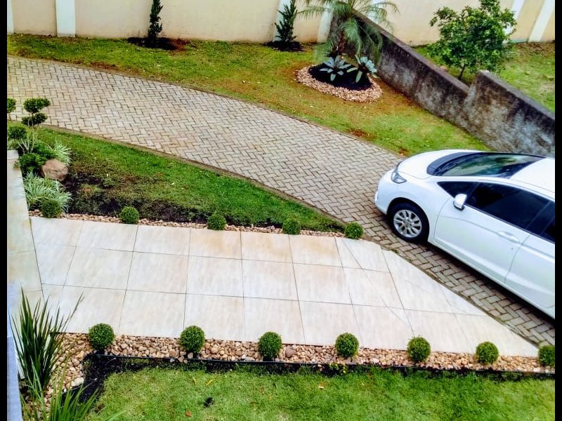 Casa de condomínio à venda Lomba Grande com 280m² e 5 quartos por R$ 940.000 - 1900783133-7df3f665-2ce6-495a-ac7c-7af5ca1b2f8f.jpeg