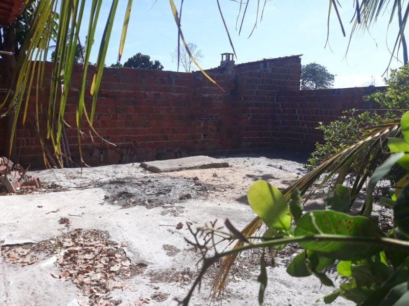 Casa à venda Malhada com 16m² e 3 quartos por R$ 40.000 - 539076677-whatsapp-image-2019-02-15-at-16.jpeg