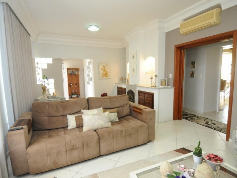 Casa à venda Itoupava Norte com 938m² e 4 quartos por R$ 2.000.000 - 1395156792-4c0bb45c-c43a-4ef3-838f-34b3408029cb.jpeg