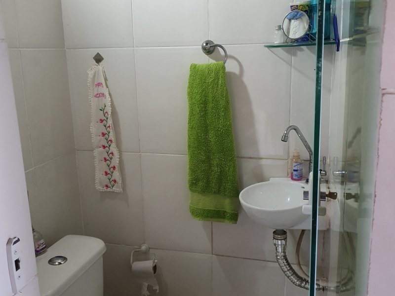 Casa de condomínio à venda Santa Cruz com 82m² e 2 quartos por R$ 310.000 - 591173967-banheiro-externo-1.jpg