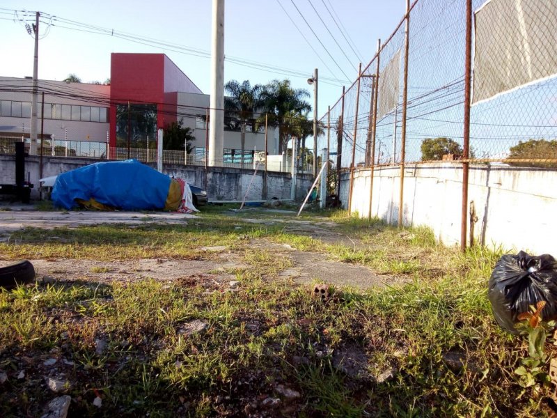 imóvel com 958m² - Uberaba - Curitiba