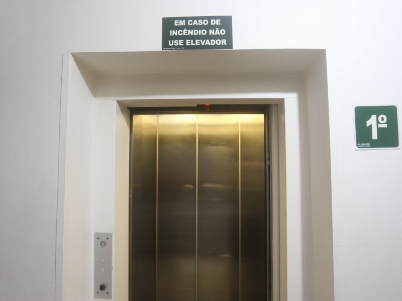 Apartamento à venda Santo Amaro com 88m² e 3 quartos por R$ 495.500 - 966108537-7-elevador.jpg