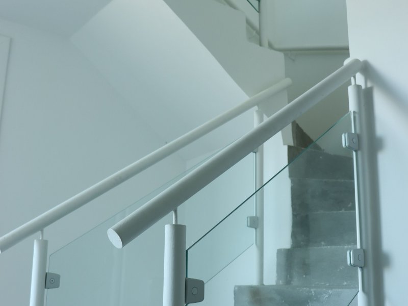 Apartamento à venda Caminho das Árvores com 120m² e 3 quartos por R$ 850.000 - 1267086635-escada.jpg