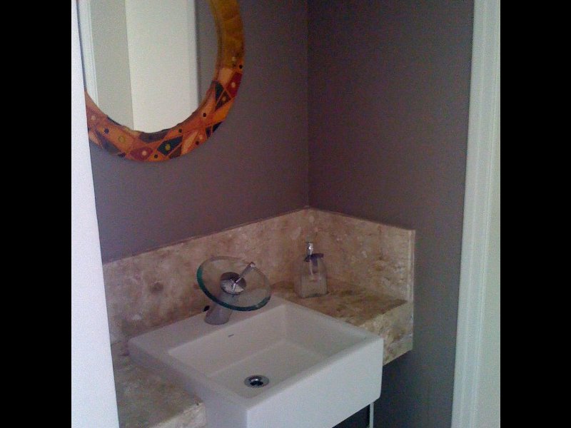 Casa de condomínio à venda Medeiros com 300m² e 3 quartos por R$ 1.100.000 - 1087611824-lavabo.jpg
