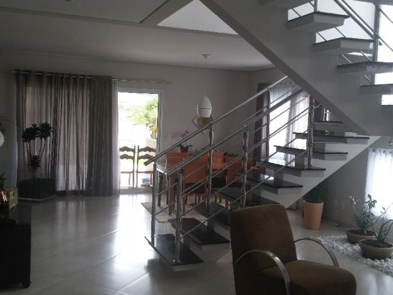 Casa de condomínio à venda Medeiros com 300m² e 3 quartos por R$ 1.100.000 - 1331591935-salas-estar-e-jantar-2-1.jpg