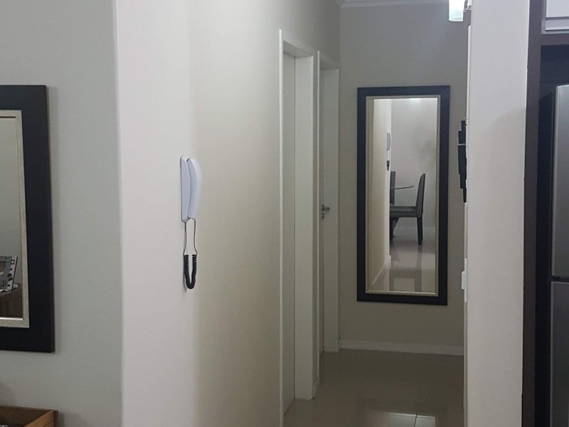 Apartamento à venda Kobrasol com 67m² e 3 quartos por R$ 330.000 - 1086546168-foto10-corredor.jpg