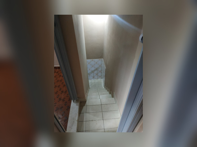 Casa à venda Bento Ribeiro com 90m² e 2 quartos por R$ 159.000 - 052-escada.jpg