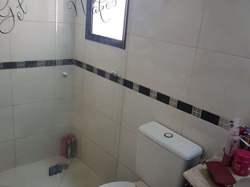 Apartamento à venda Km 18 com 69m² e 3 quartos por R$ 450.000 - 134909599-banheiro-1-suite-c.jpg