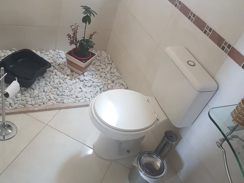 Apartamento à venda Km 18 com 69m² e 3 quartos por R$ 450.000 - 348336441-banheiro-2-lavabo-b.jpg