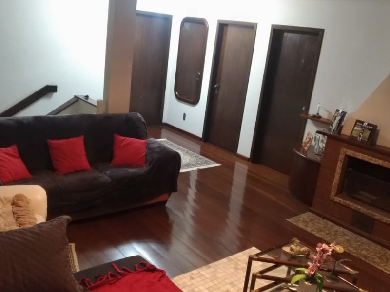 imóvel com 353m² - Xaxim - Curitiba