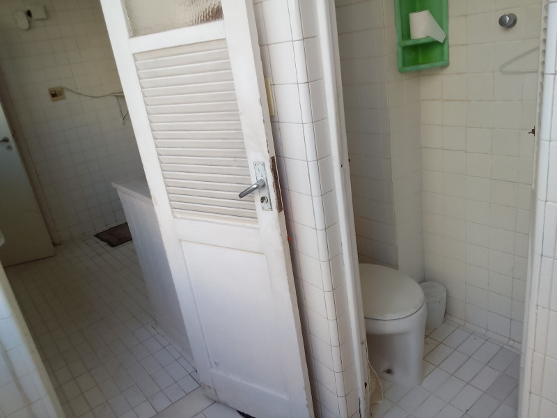 Apartamento à venda Copacabana com 120m² e 3 quartos por R$ 967.000 - banheiro-de-servico.jpg