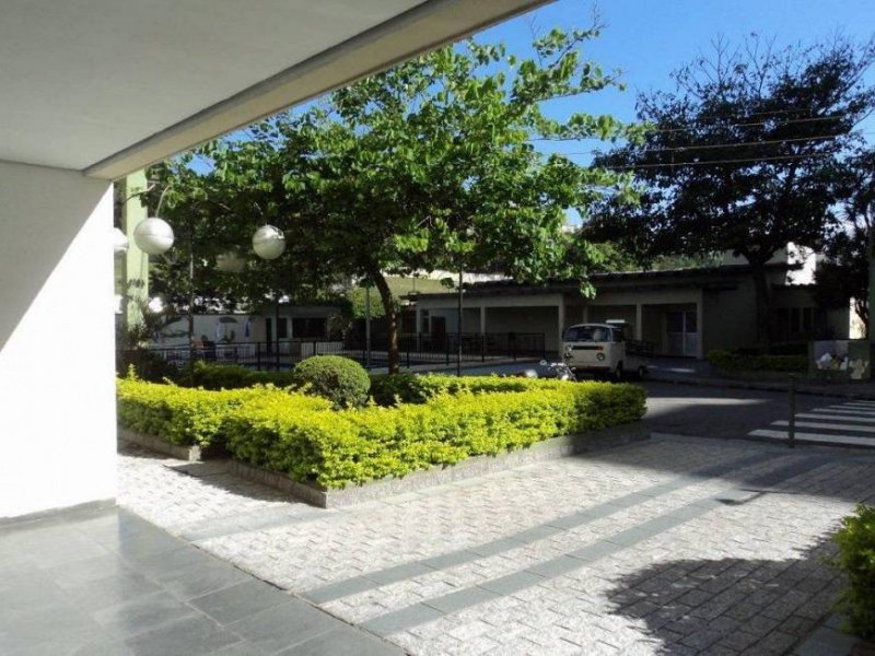 Apartamento à venda Vila Maracana com 60m² e 3 quartos por R$ 300.000 - 1939114195-condominio-1.jpg