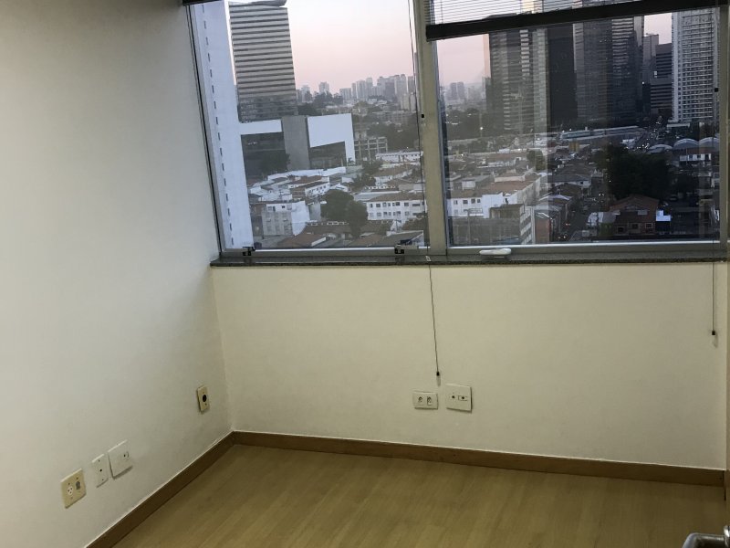 Comercial à venda Santo Amaro com 70m² e  quartos por R$ 280.000 - 1896860902-367fef78-eb7b-438f-b774-c6bdf86cfb3d.jpeg