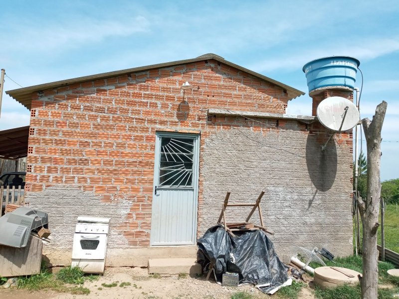 Casa à venda Interior  com 10m² e 2 quartos por R$ 87.000 - 716386048-de8c4136-4430-41ef-9874-268eb0e56630.jpg