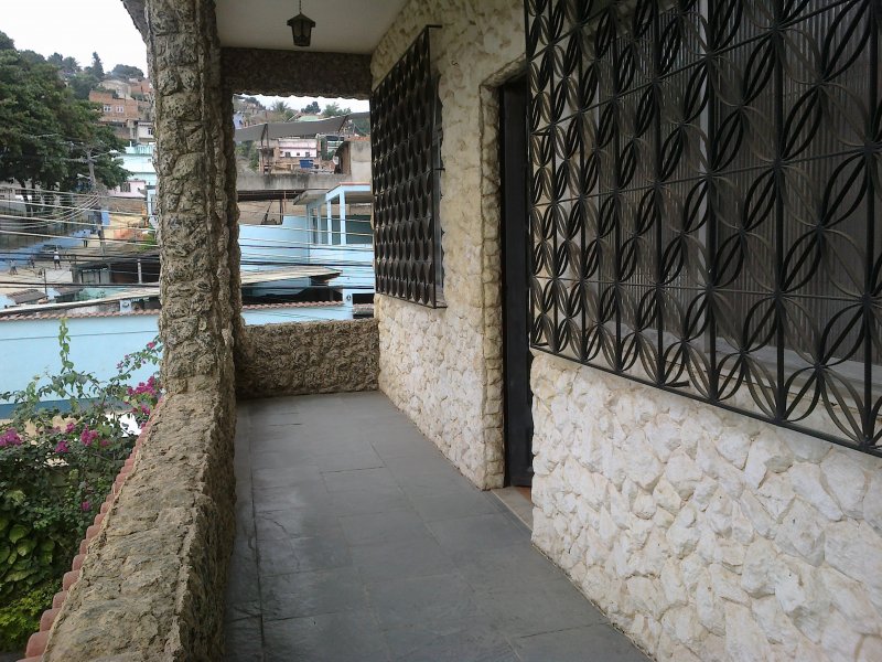 Casa à venda Pavuna com 240m² e 3 quartos por R$ 350.000 - 404163796-varanda-1.jpg