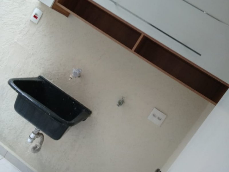 Casa de condomínio à venda Bairro dos Casa com 157m² e 3 quartos por R$ 498.000 - 1931479003-lavandaria.jpg