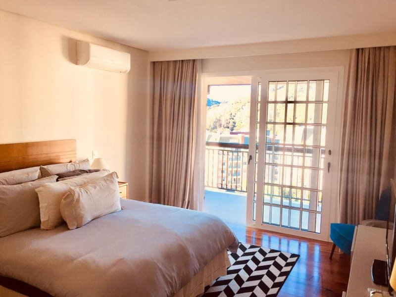 Casa de condomínio à venda Itaipava com 400m² e 5 quartos por R$ 3.900.000 - 1624125367-331ae738-b11c-415a-85a9-0b320f19a514.jpeg