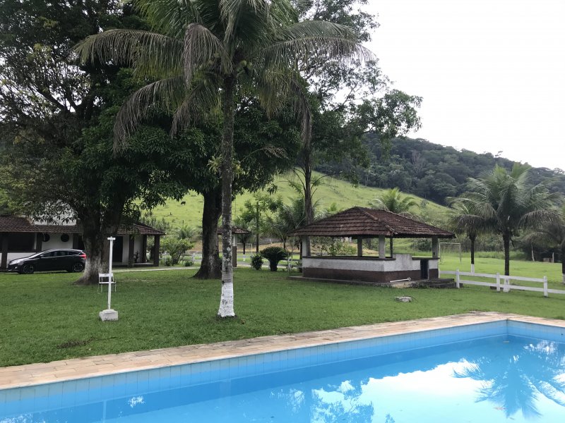 Chácara à venda Guapimirim com 492m² e 7 quartos por R$ 2.300.000 - 1525220357-302564bd-3b15-4c89-971b-4c5d02664707.jpeg