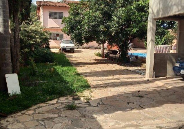 imóvel com 960m²