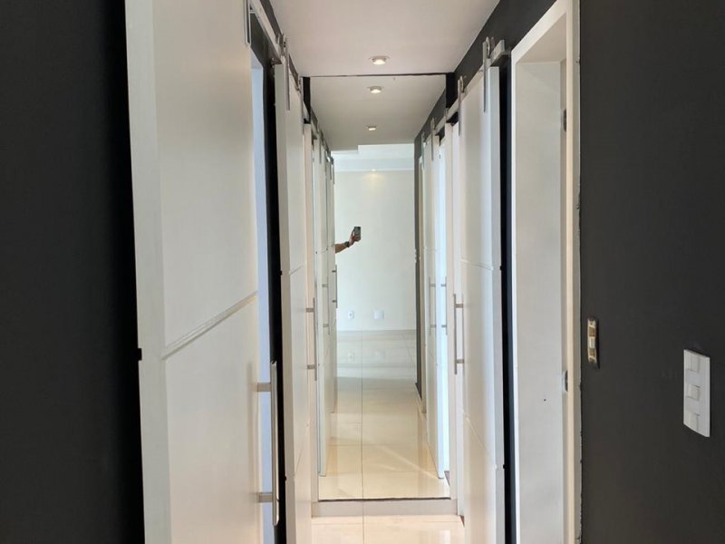 Apartamento à venda Vila Santa Catarina com 89m² e 3 quartos por R$ 670.000 - 1750468522-corredor-portas-de-correr.jpeg