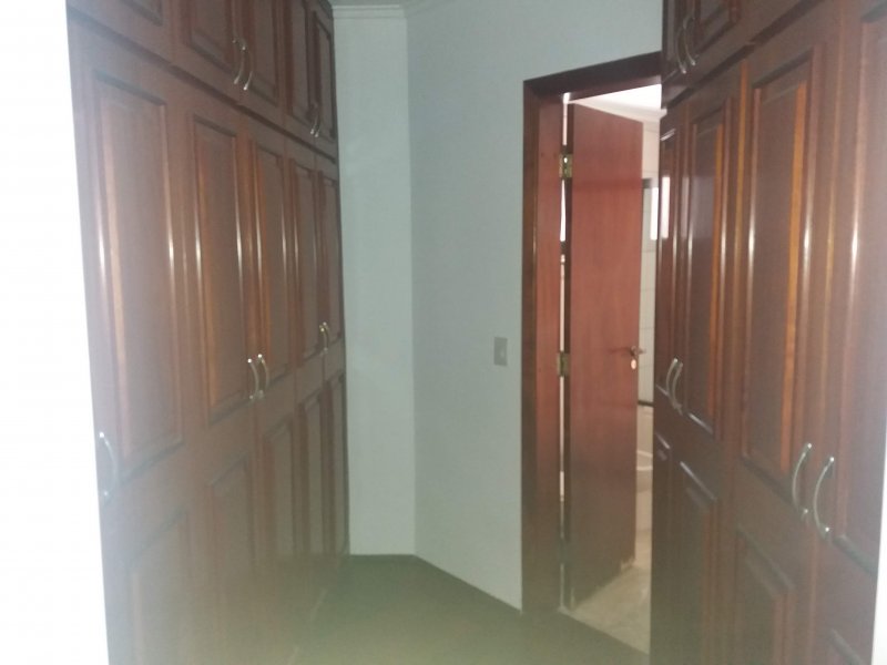 Apartamento à venda Centro com 280m² e 4 quartos por R$ 1.200.000 - 385625541-suite-master-closet.jpg