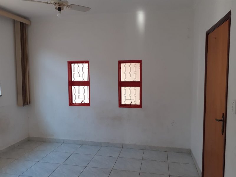 Casa à venda Vila Fleming com 209m² e 2 quartos por R$ 310.000 - 2099794995-sala1.jpg