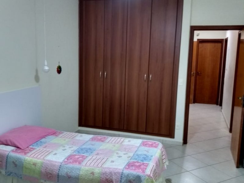 Casa à venda Vila Cidade Industrial (Vila Xavier) com 238m² e 3 quartos por R$ 620.000 - 1364639047-quarto2-1.jpeg