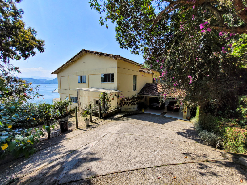imóvel com 900m² - Ponta Leste - Angra dos Reis
