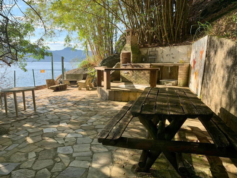 imóvel com 900m² - Ponta Leste - Angra dos Reis