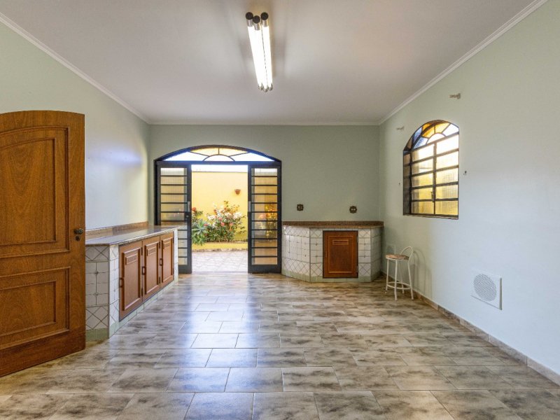 Casa à venda Sumarezinho com 335m² e 4 quartos por R$ 550.000 - 1248058211-sala-de-almoco-e-cozinha.jpeg
