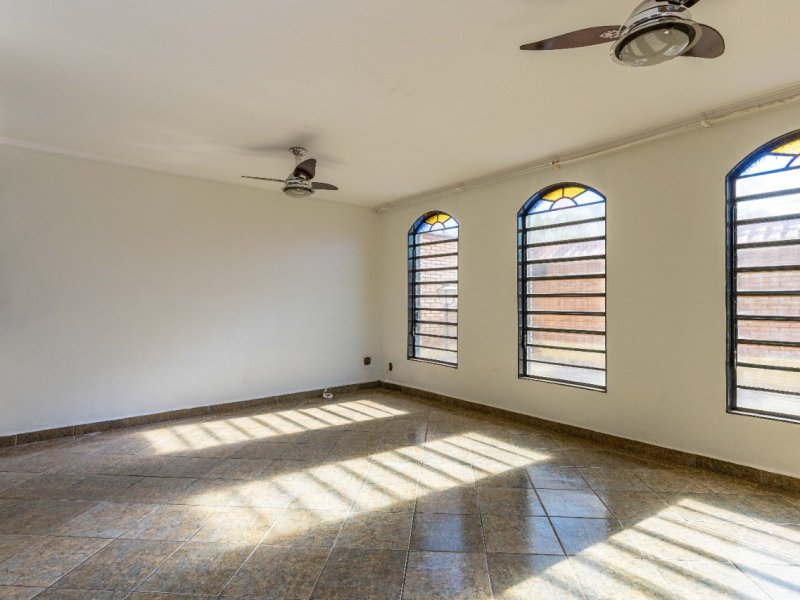 Casa à venda Sumarezinho com 335m² e 4 quartos por R$ 550.000 - 214968321-living.jpeg