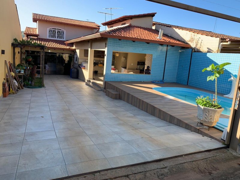 Casa à venda Sobradinho I com 322m² e 5 quartos por R$ 720.000 - 1451581470-resyzgwytzjnzetmzywzi00zgfllwewodmtytc3mthlodnlymiwlmpwzw5f3fc21087e50.jpg