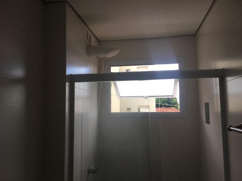 Apartamento à venda Distrito Industrial com 66m² e 2 quartos por R$ 11.940.000 - 1064304215-chuveiro-suite.jpeg