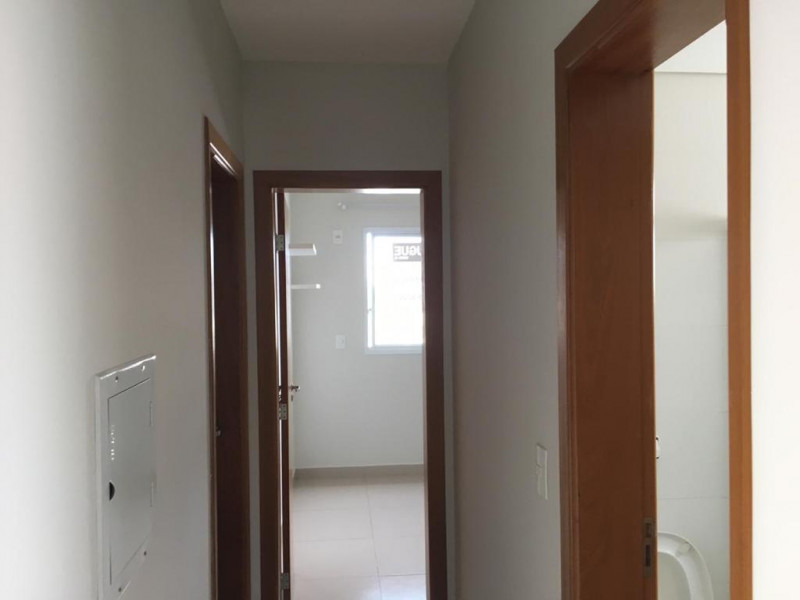 Apartamento à venda Distrito Industrial com 66m² e 2 quartos por R$ 11.940.000 - 1066090279-corredor.jpeg