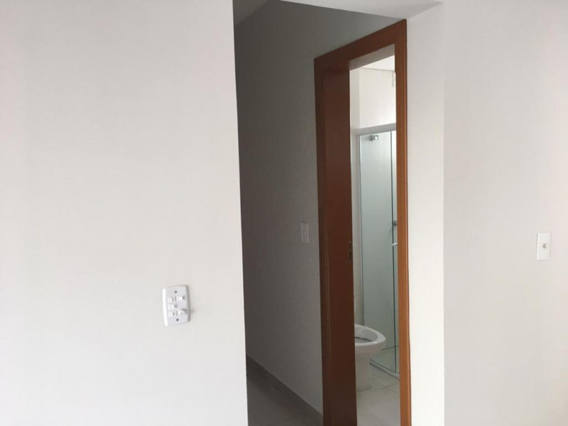 Apartamento à venda Distrito Industrial com 66m² e 2 quartos por R$ 11.940.000 - 1682464785-vista-sala-e-banh.jpeg
