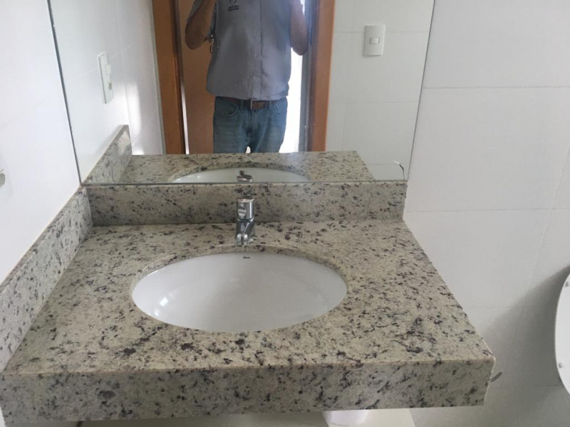 Apartamento à venda Distrito Industrial com 66m² e 2 quartos por R$ 11.940.000 - 1770503707-banheiro-suite-4.jpeg