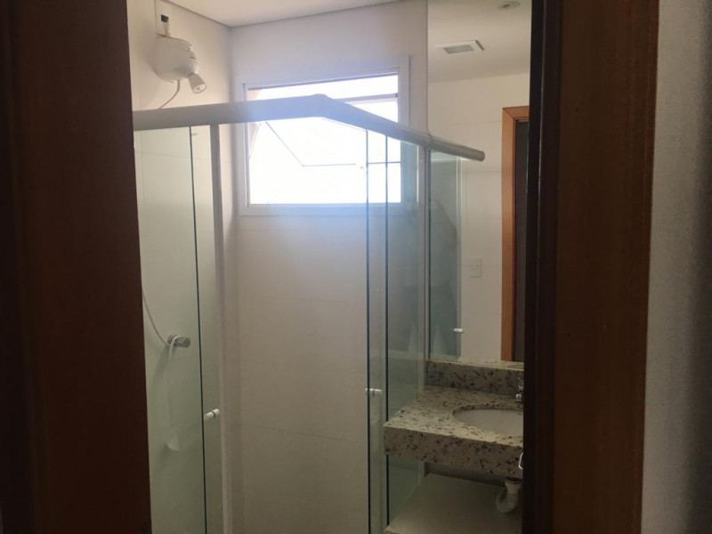 Apartamento à venda Distrito Industrial com 66m² e 2 quartos por R$ 11.940.000 - 1905380768-chuveiro-social.jpeg