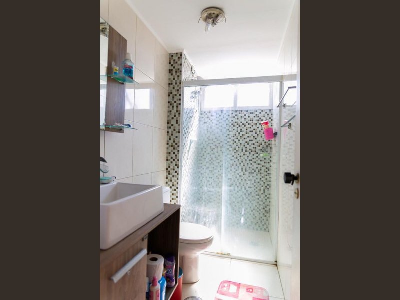 Apartamento à venda Jardim Celeste com 59m² e 2 quartos por R$ 270.000 - 1440032399-banheiro-2.jpg