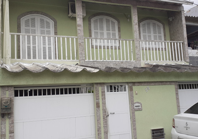 imóvel com 183m²