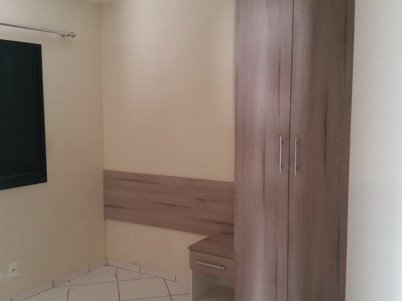 Apartamento à venda Parque Nossa Senhora da Candelaria com 70m² e 2 quartos por R$ 250.000 - 425050447-quarto-solteiro-armario.jpg