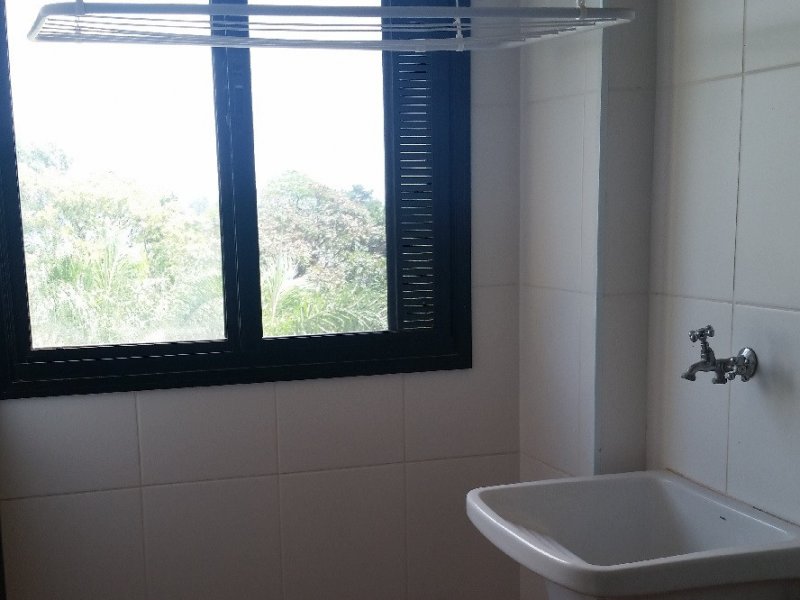 Apartamento à venda Parque Nossa Senhora da Candelaria com 70m² e 2 quartos por R$ 250.000 - 980275516-area-de-servico-com-varal.jpg