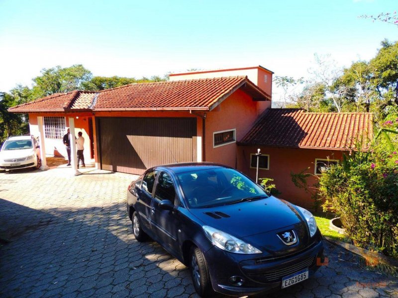 Casa de condomínio à venda Itacorubi com 410m² e 4 quartos por R$ 1.800.000 - 1758229557-ad0fd69d-79b2-40bb-b748-d39bc4eb26a8.jpeg