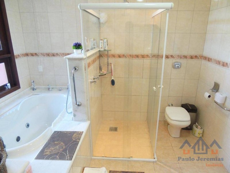 Casa de condomínio à venda Itacorubi com 410m² e 4 quartos por R$ 1.800.000 - 231981358-49ba7211-d21f-4650-b22a-7c971b9473e7.jpeg