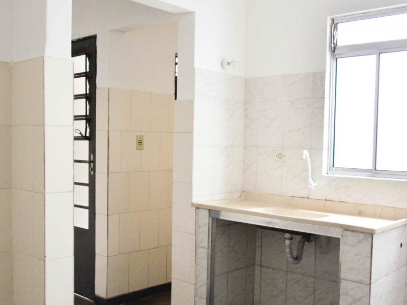 Casa à venda Vila Itapoan com 200m² e 1 quarto por R$ 400.000 - 1554545474-casa-02-miracema-6.jpg