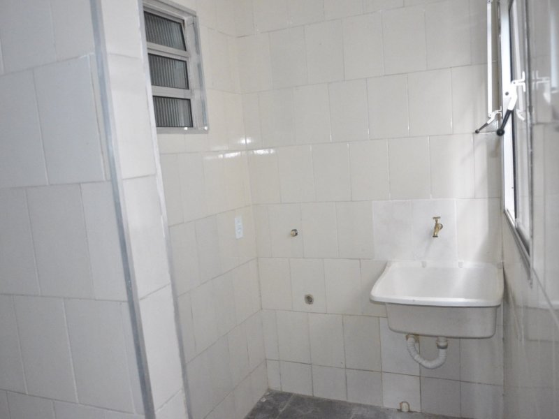 Casa à venda Vila Itapoan com 200m² e 1 quarto por R$ 400.000 - 1666128739-casa-03-miracema-12.JPG