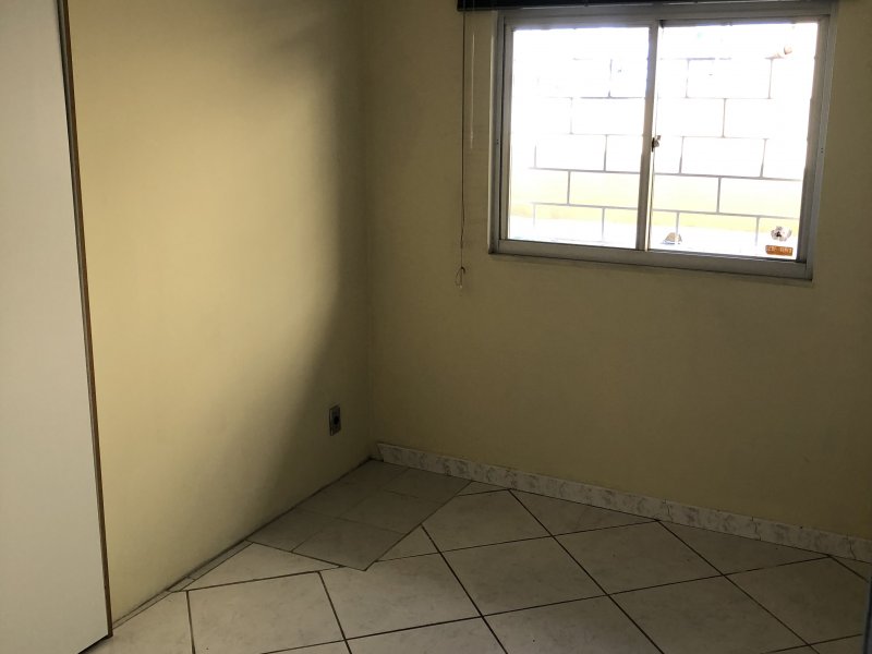 Casa à venda Agronômica com 230m² e 3 quartos por R$ 695.000 - 746901983-886750bb-5bb2-47a2-ad82-c53bdf57ce09.jpeg