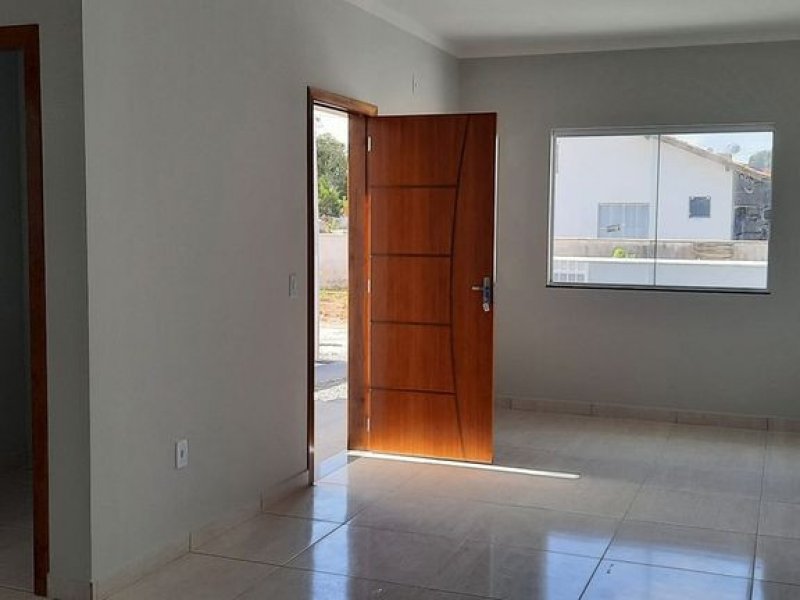 Casa à venda Quinta dos Acorianos com 71m² e 2 quartos por R$ 200.000 - 1421512611-sala.jpg