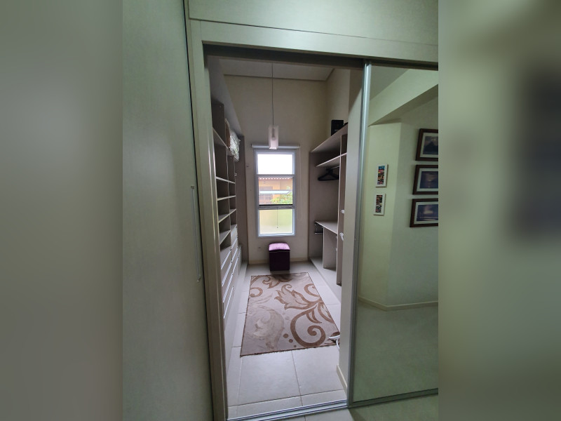 Casa à venda Lagoa Pequena com 257m² e 4 quartos por R$ 2.650.000 - closet2.jpg