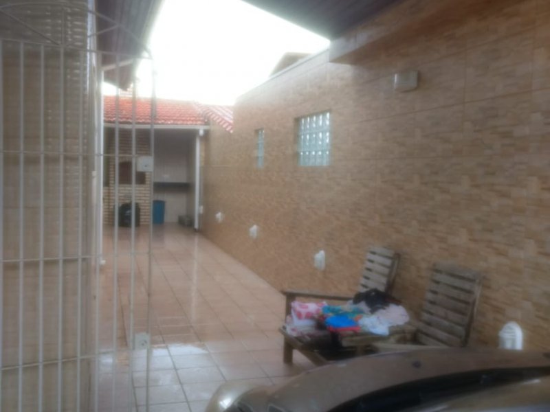 Casa à venda Jardim Suarão - Praia com 250m² e 3 quartos por R$ 320.000 - 175809149-casa-itanhaem-quintal-lateral-direita1.jpg